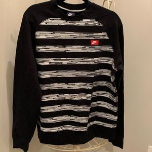 New, Nike Large Crewneck